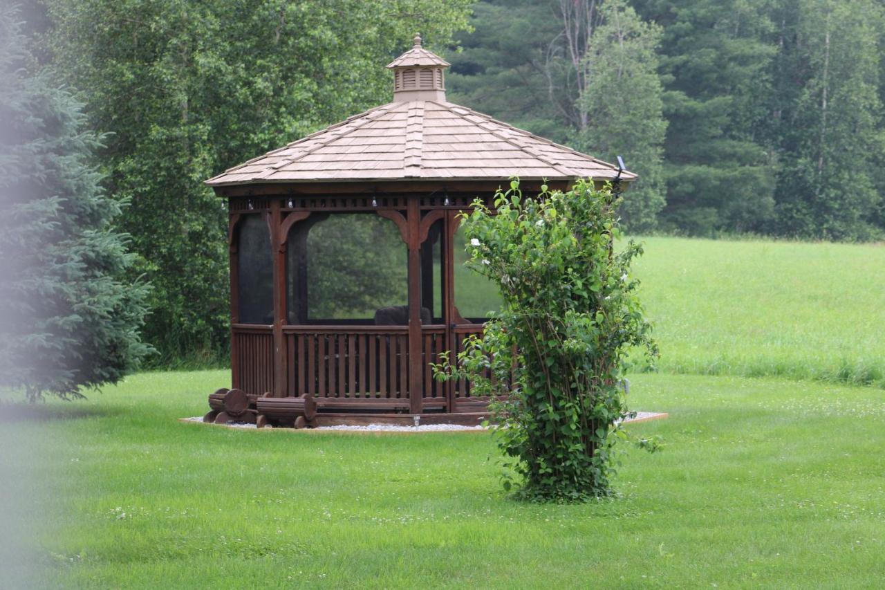 Maple Leaf Acre Villa Williston Exterior photo