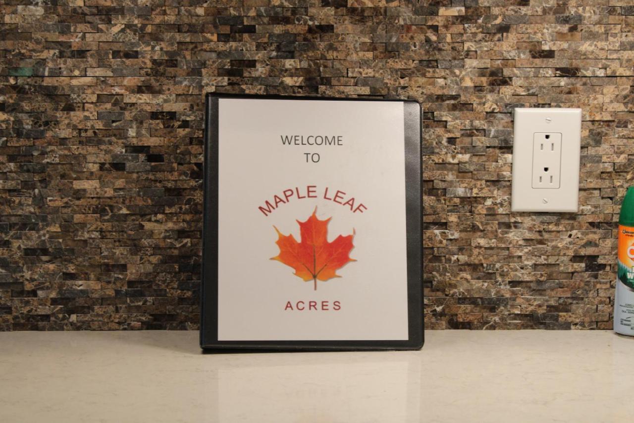 Maple Leaf Acre Villa Williston Exterior photo